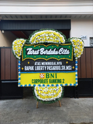 Papan Bunga Duka di Baluwarti