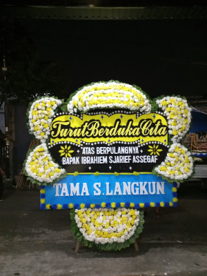 Papan Bunga Duka di Baluwarti