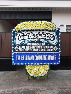 Papan Bunga Duka di Baluwarti